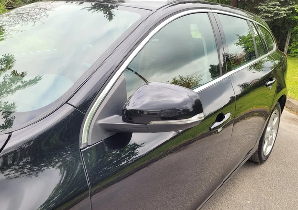 Volvo V60 cena 29800 przebieg: 254000, rok produkcji 2011 z Opoczno małe 436